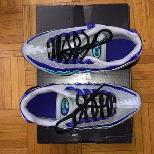 The Nike Air Max 95 OG Aqua. Size 7.5 woman.